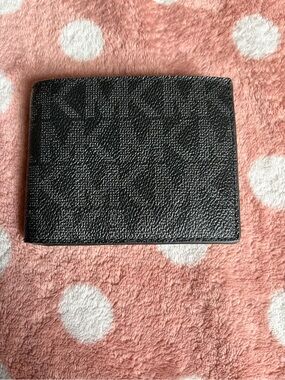 MICHAEL KORS Men's Leather BLACK MK Jet Set Slim Bifold 6 Pocket Wallet